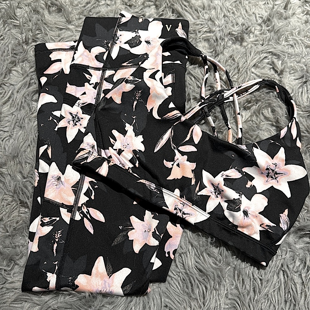Victoria Secret Incredible Essential Floral Leggings & Sports Bra Set - Picture 10 of 10
